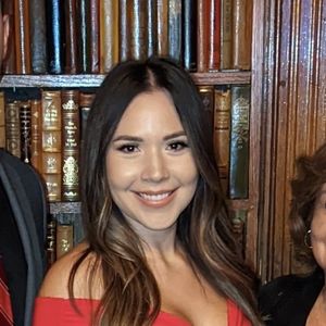 Meet your Posher, Adriana